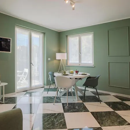 New Exclusive In With Sea View Apartment *